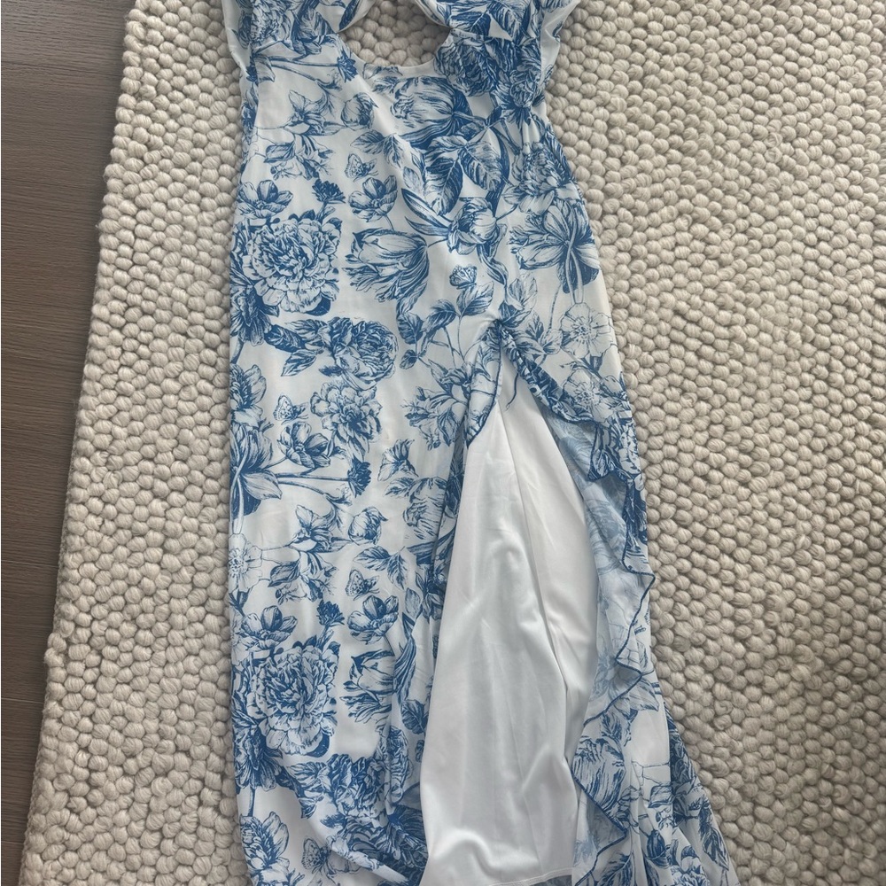 Fashion Nova Floral Blue and White Women's Dress - Picture 7 of 9